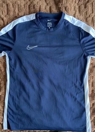 Футболка nike dri-fit