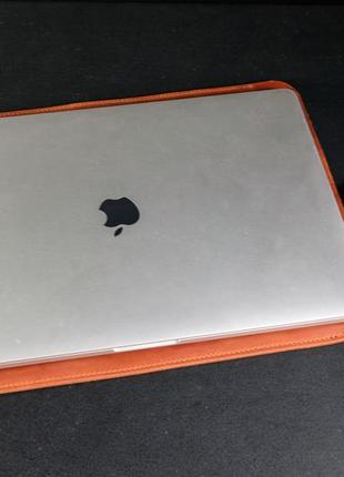 Кожаный чехол для macbook дизайн №1, натуральная винтажная кожа, цвет  коричневый, оттенок коньяк5 фото