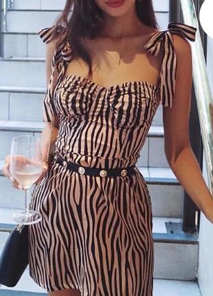 Коричнева сукня прямого крою з принтом зебри корсет