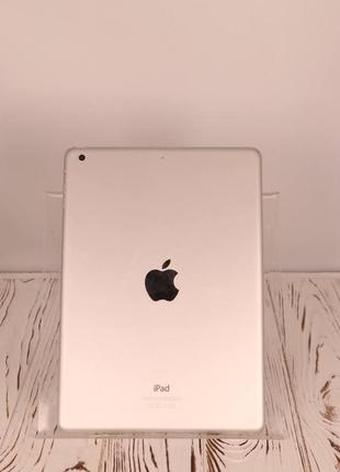 Apple ipad (5th generation) 128gb silver wifi 2017 mdn