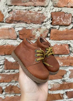 Осіннє італійське шкіряне взуття