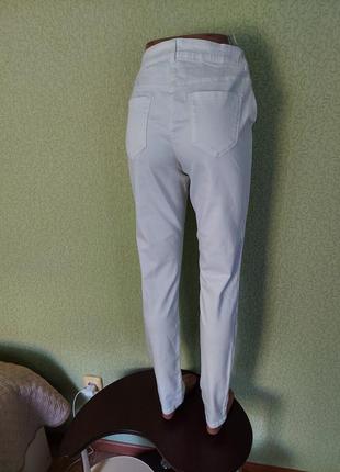 Белые базовые джинсы скинни стрейч6 фото