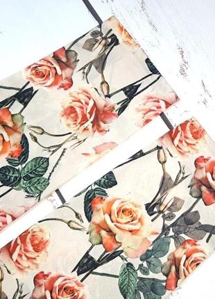1+1=3 стильна бежева святкова блуза в розах prettylittlething, розмір 44 - 468 фото