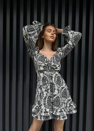 Нереальное платье с принтом короткая открытыми плечами рукавами фонариками приталенное4 фото