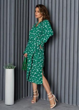 Зеленое платье-халат с разрезами3 фото