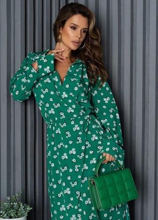 Зеленое платье-халат с разрезами2 фото
