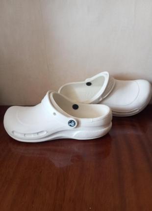 Білі крокси шльопанці сабо  бренду crocs croslite uk m7- w9 eur 39-403 фото