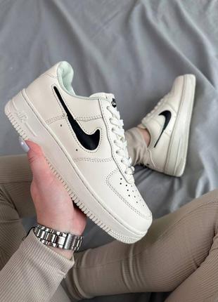 Женские кроссовки nike air force beige