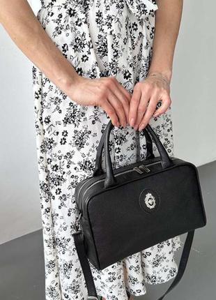 Большая черная сумка с карманами из натуральной лаковой кожи женская6 фото