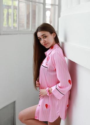 Жіноча сорочка victoria's secret в ніжну рожеву смужку з сердцями по всій піжамі. розмір: s-m; l-xl9 фото