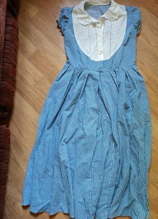 Платье с сетевым воротником