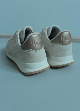 Nike internationalist кросівки жіночі замшеві шкіряні бежеві найк спортивні бігові повсякденні оригінал 42 найки adidas puma asics air max8 фото