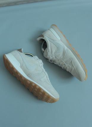 Nike internationalist кросівки жіночі замшеві шкіряні бежеві найк спортивні бігові повсякденні оригінал 42 найки adidas puma asics air max3 фото