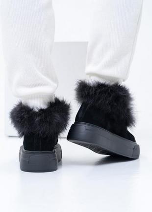 Черные замшевые ботинки с меховыми манжетами3 фото