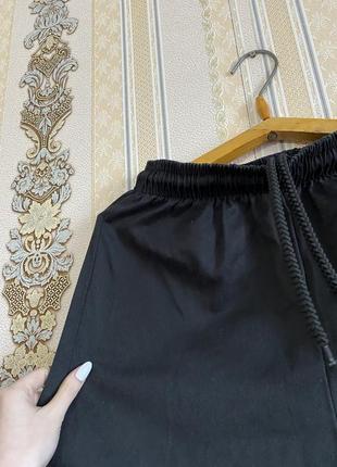 Стильные брюки, черные широкие брюки4 фото