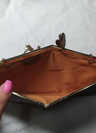 Винтажная кожаная сумочка с необычным фермуаром3 фото