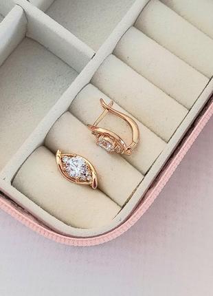 Небольшие серьги взрослым и детям медицинское золото
