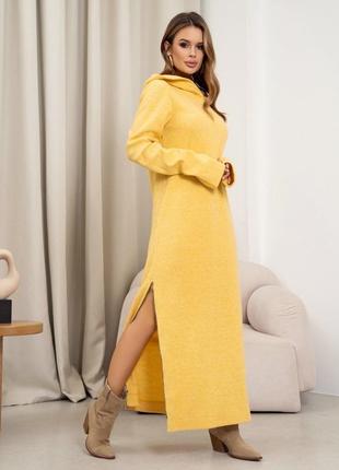 Довге жовте плаття з капюшоном із розрізами3 фото