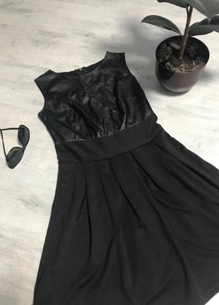 Черное женское платье с кожаным верхом5 фото