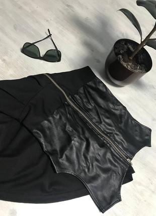 Черное женское платье с кожаным верхом4 фото