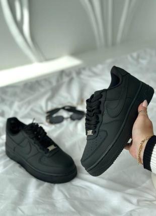 Жіночі кросівки nike air force black1 фото