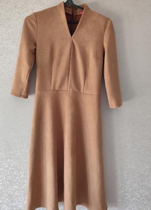 Замшеві сукня міді