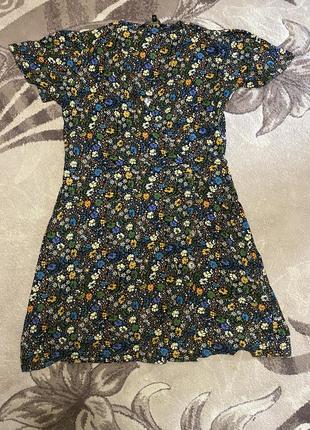 Плаття в квіти на перепльот
