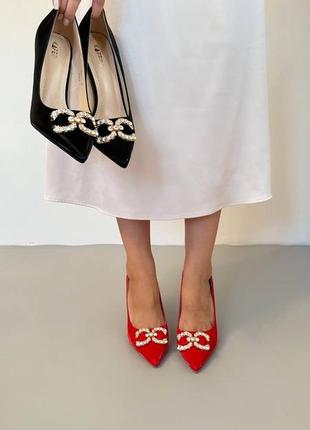 Стильні червоні туфлі з брошкою туфельки на каблуку червоні туфлі на підборах туфлі на...