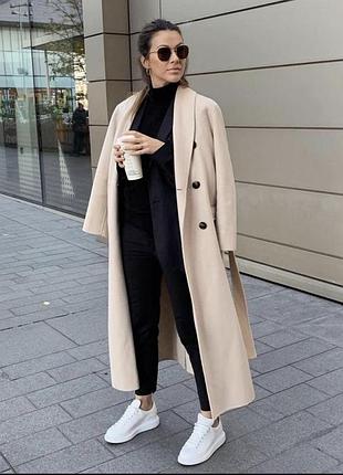 Стильное натуральное молочное пальто длинное с поясом zara 38/m