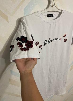 Платье - футболка с цветками