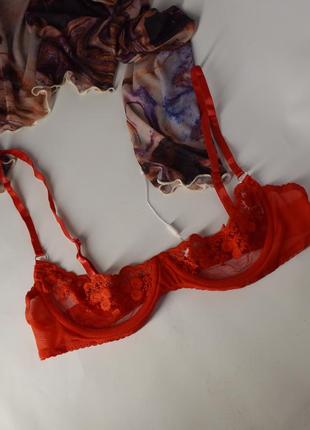 Розкішний червоний сексуальний бюстик1 фото