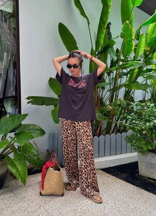 Женские легкие леопардовые брюки палаццо2 фото
