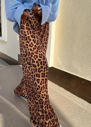 Женские легкие леопардовые брюки палаццо4 фото