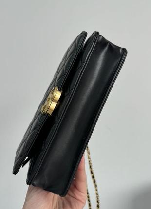 Популярная женская  молодежная сумка клатч chanel classic шанель черная с золотистой фурнитурой наряд, стиль, шанель бренд фирма7 фото