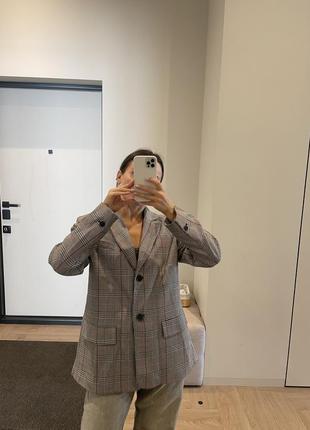 Стильный жакет с подплечниками от zara👌