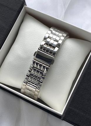 Стильные женские часы