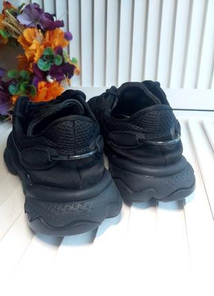 Черные кроссовки adidas originals ozweego10 фото