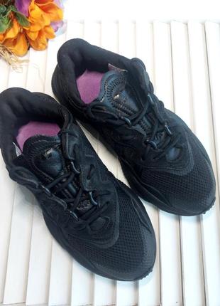 Чорні кросівки adidas originals ozweego8 фото