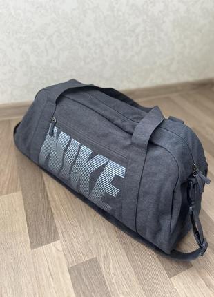 Спортивна сумка nike