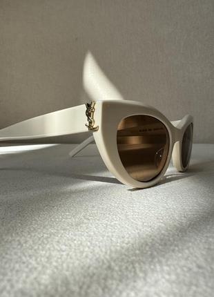 Сонцезахисні окуляри saint laurent1 фото