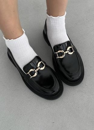 Лоферы лаковые