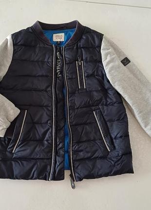 Стильная демисезонная курточка для мальчика. рост 108