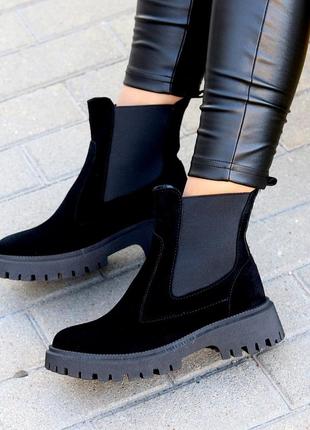 Женские замшевые зимние ботинки челси