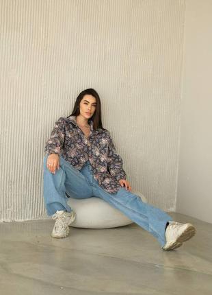 Женская качественная джинсовая рубашка оверсайз в цветы7 фото