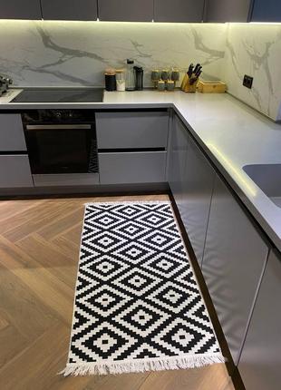 Чорно-білий турецький, двосторонній, безворсовий килим, розмір 60x905 фото
