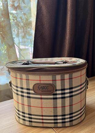 Косметичка велика в ідеальному стані