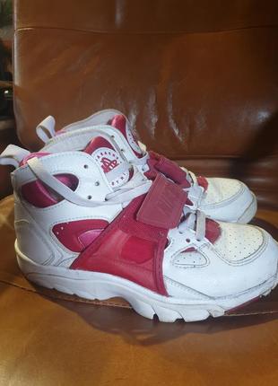 Кроссовки женские nike air trainer heartache valentine's day