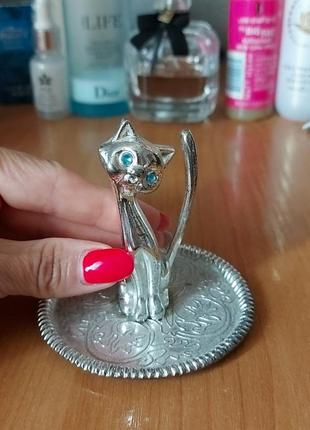 Подставка под украшения