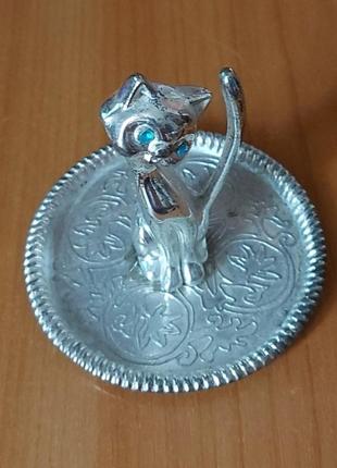 Подставка под украшения