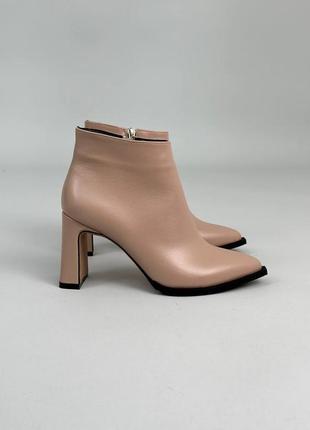 Ботильоны женские кожаные бежевые демисезонные3 фото